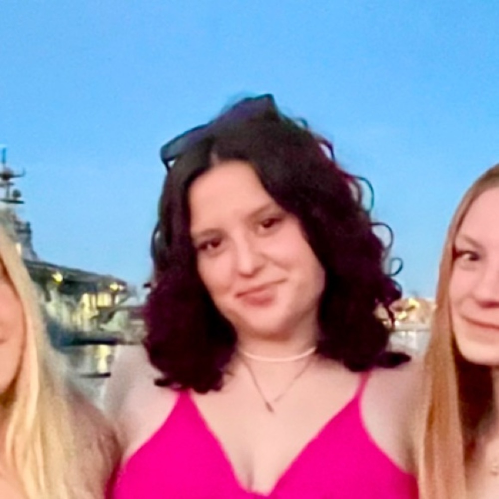 Meet your Posher, Kayla